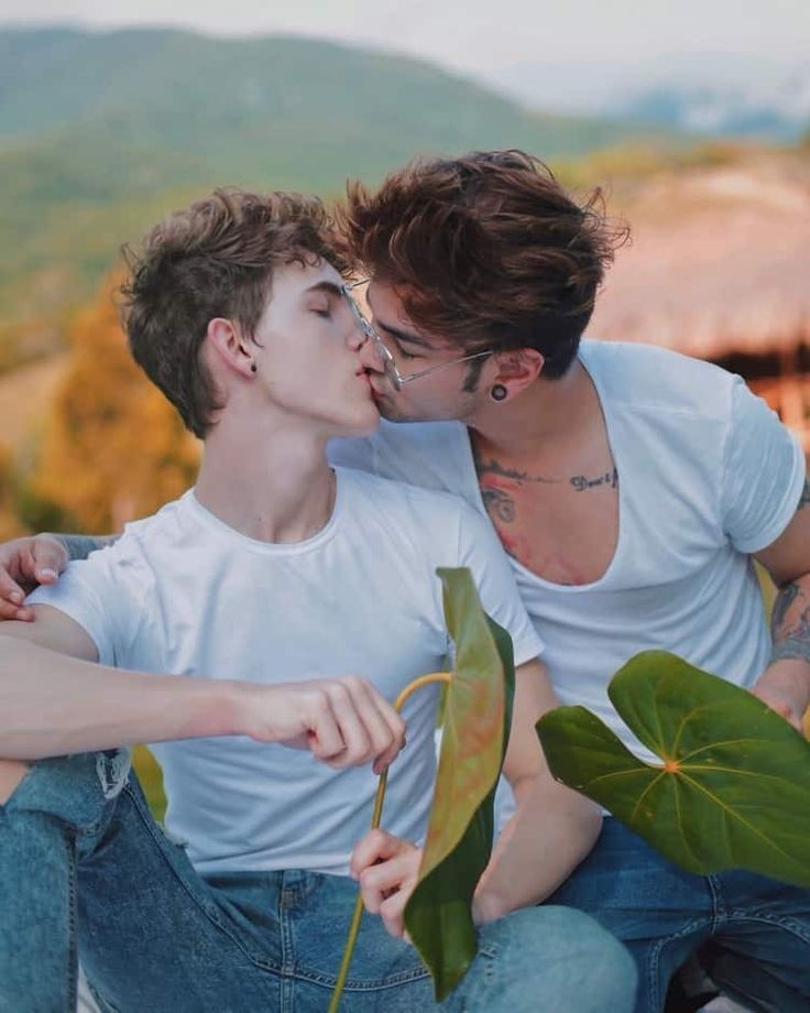 Aesthetic Guys Couples Intimate Cute Gay Couples Wattpad La S Lection Kiera Cass Beautiful Aesthetic Guys Couples Intimate Cute Gay Couples Wattpad La S Lection Kiera Cass Beautiful