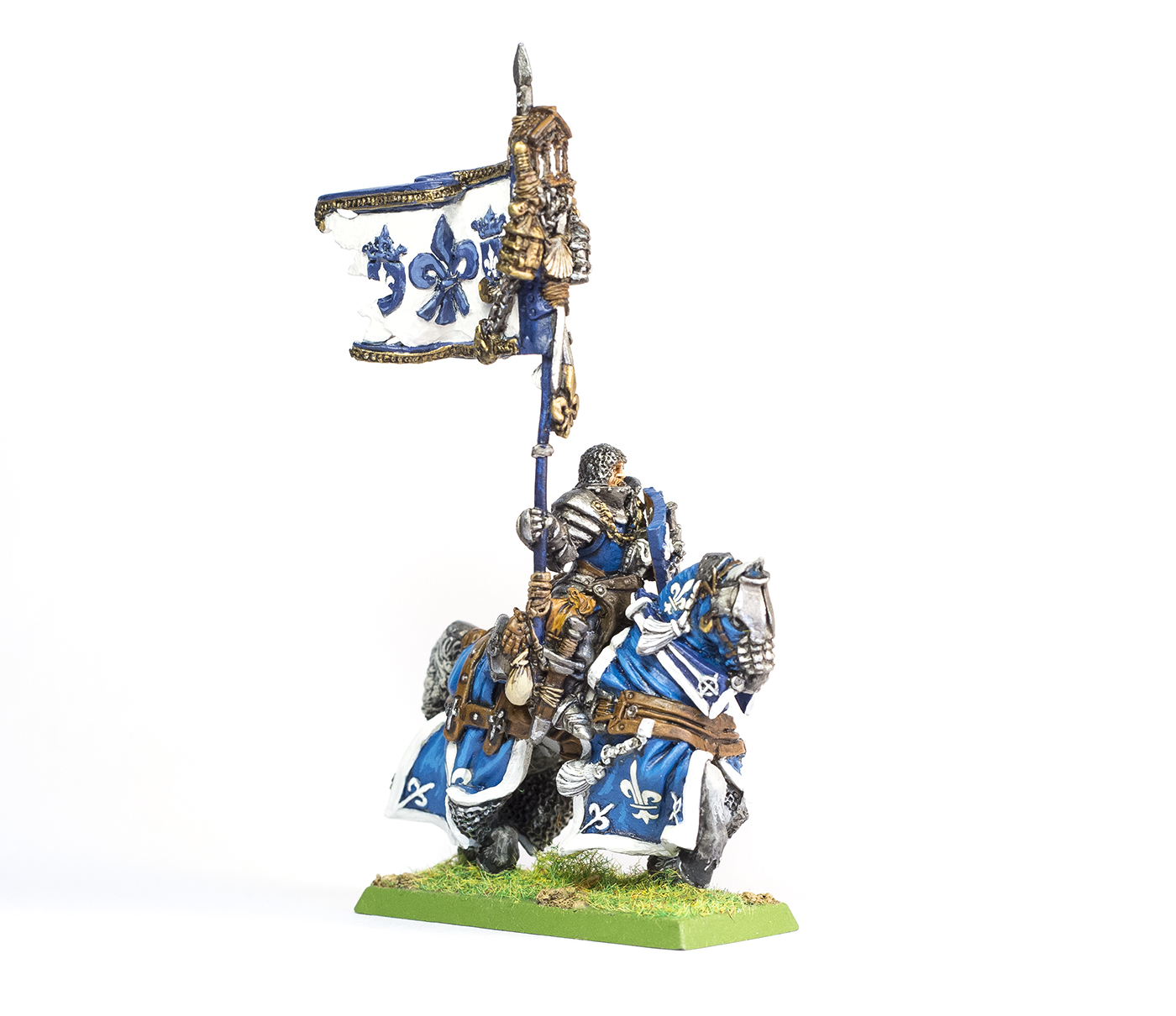 Noticed What Appears To Be A Female Standard Bearer In The Questing Knights You Guys Think They Re Going To Make Bretonnia Less Conservative Or More Have Occasional Exceptions R Warhammerfantasy