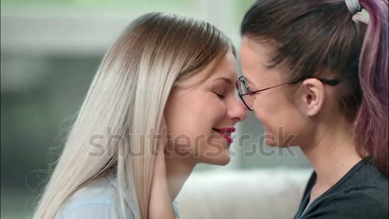 Wet & Wild Lesbian Kissing